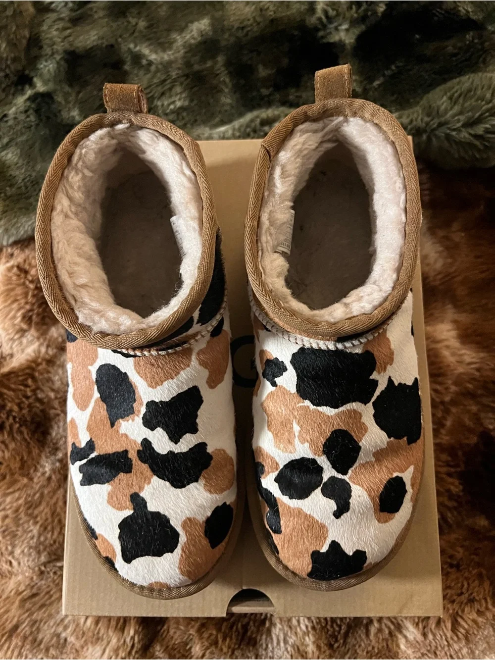 UGG Classic Ultra Mini Cow Print Boots | Size W 8